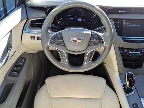 Used 2019 Cadillac XT5 Premium Luxury w/ Driver Assist Package image 5