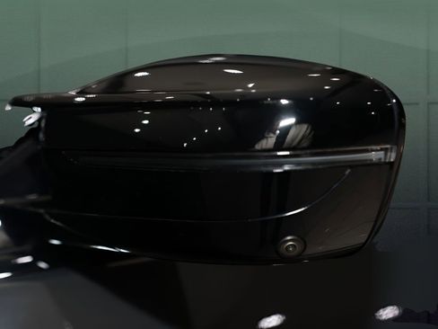 Used 2025 BMW M4 Coupe w/ Executive Package image 27