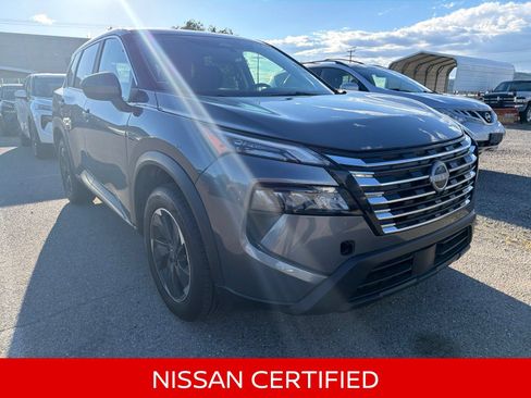 Certified 2025 Nissan Rogue SV AWD/4WD image 4