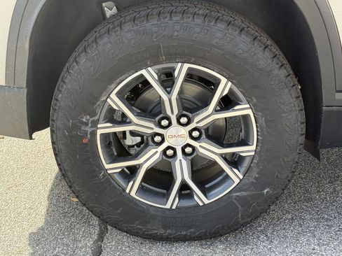 New 2026 GMC Acadia AT4 w/ Super Cruise Package AWD/4WD image 11