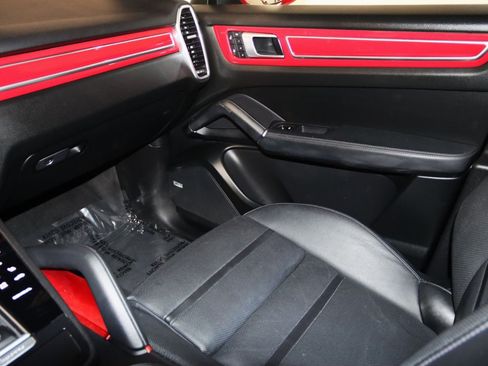 Used 2022 Porsche Cayenne Platinum Edition AWD/4WD image 60