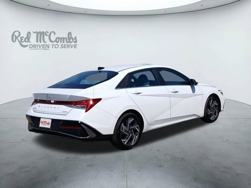 New 2025 Hyundai Elantra Limited image 5