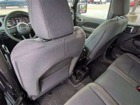 New 2025 Jeep Gladiator Sport image 26