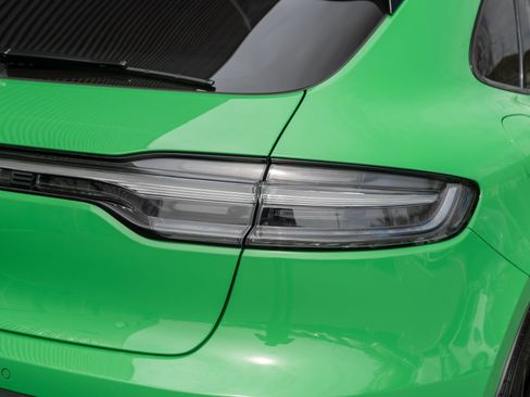 Certified 2025 Porsche Macan GTS AWD/4WD image 60