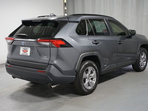 Certified 2022 Toyota RAV4 LE image 8