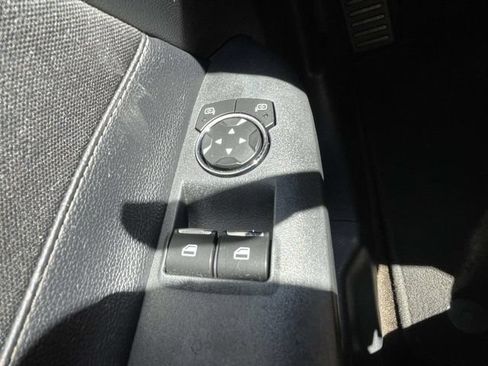 Used 2018 Ford Mustang Coupe RWD image 22