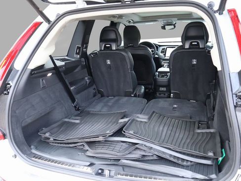 Used 2025 Volvo XC90 B6 Ultra w/ Protection Package Premier image 18