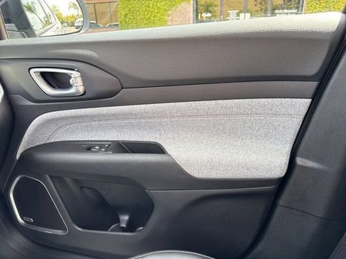 Used 2022 Jeep Compass Latitude w/ Sun and Sound Group AWD/4WD image 26