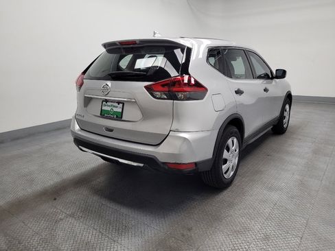 Used 2020 Nissan Rogue S image 9