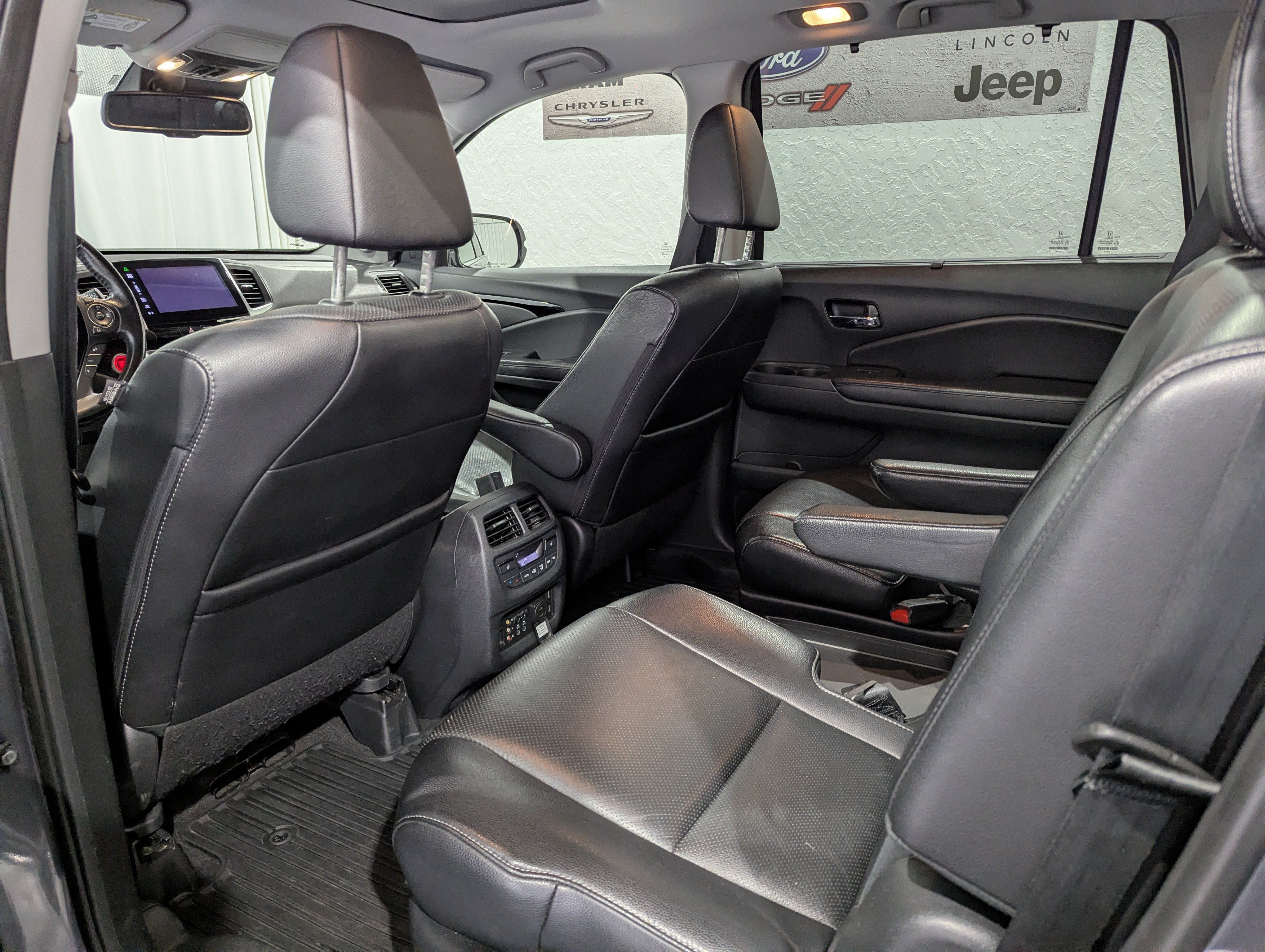 Used 2016 Honda Pilot Elite image 12