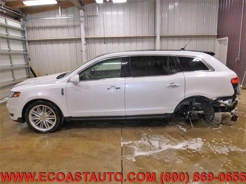 Used 2014 Lincoln MKT AWD w/ Equipment Group 201A image 3
