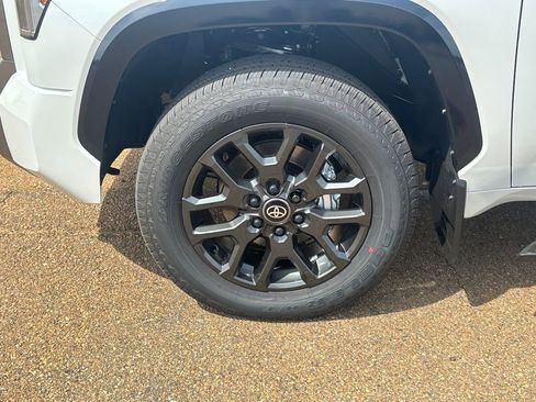 New 2026 Toyota Tundra Platinum AWD/4WD image 27