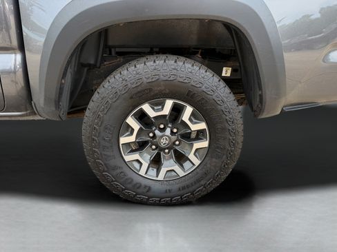 Used 2021 Toyota Tacoma TRD Off-Road AWD/4WD image 21
