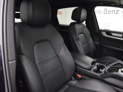 Used 2024 Porsche Cayenne AWD/4WD image 18