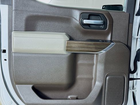 Used 2022 Chevrolet Silverado 1500 LT Trail Boss w/ Convenience Package II image 22