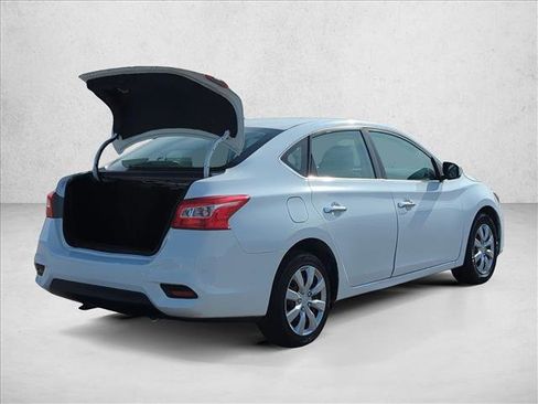 Used 2017 Nissan Sentra S image 5