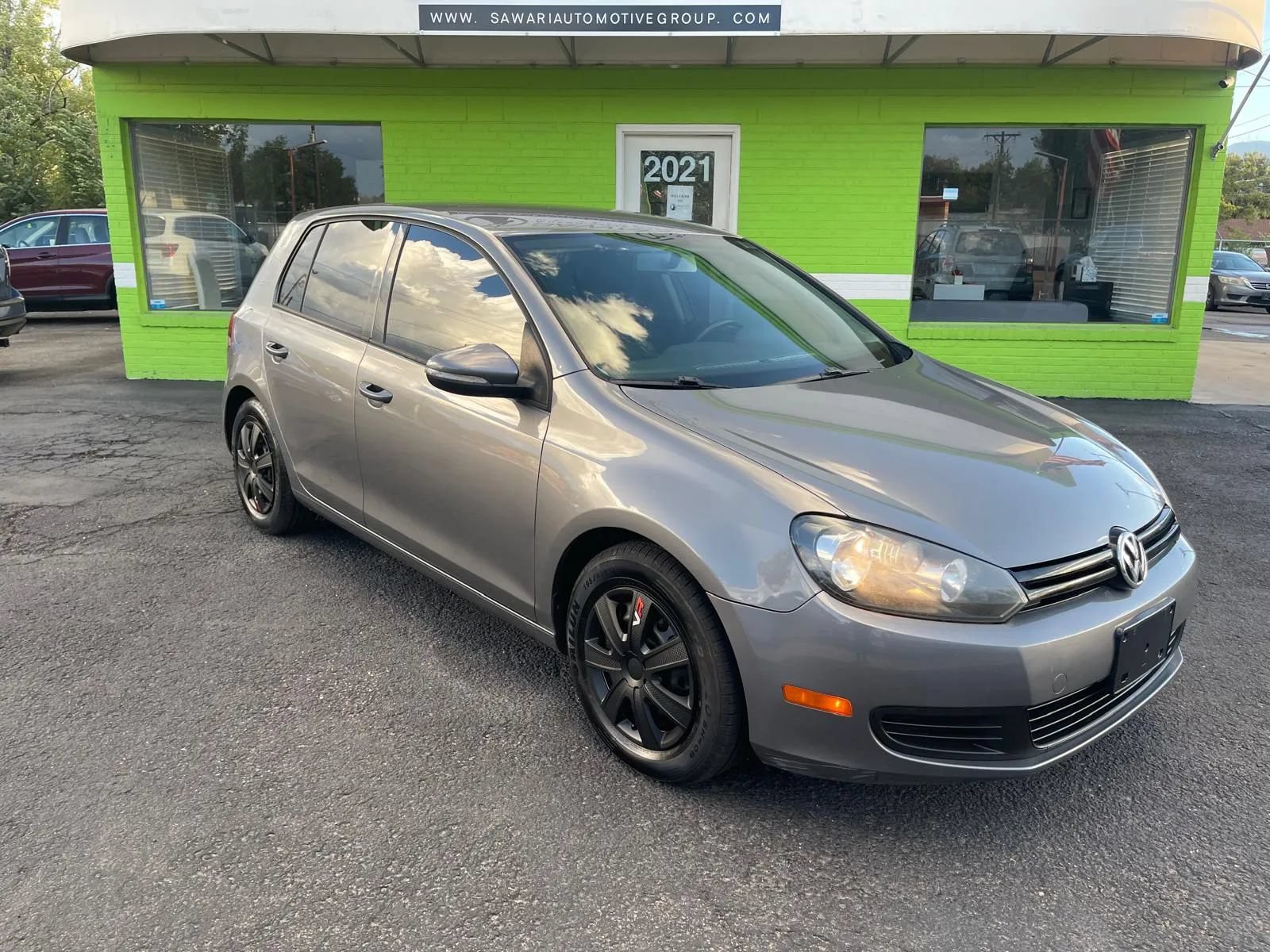 Used 2013 Volkswagen Golf 4-Door FWD image 2