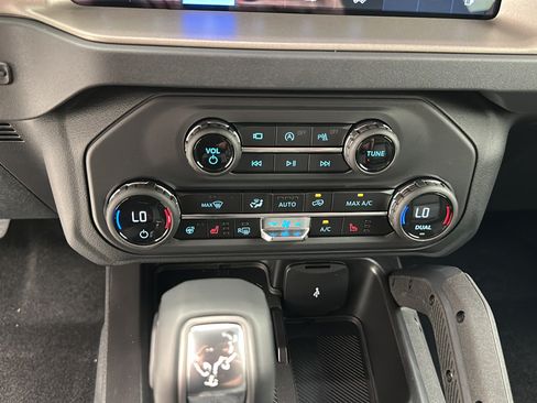 New 2026 Ford Bronco Outer Banks w/ Sasquatch Package AWD/4WD image 16