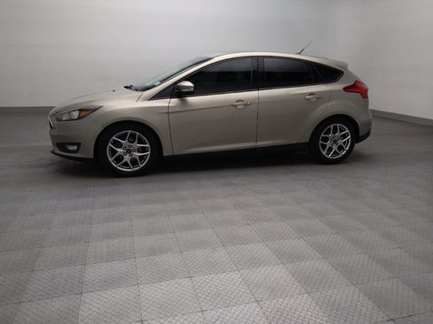 Used 2015 Ford Focus SE w/ Equipment Group 201A FWD image 2