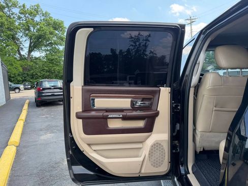 Used 2015 RAM 3500 Laramie AWD/4WD image 16