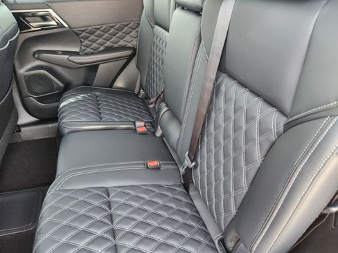 New 2025 Mitsubishi Outlander SEL image 21