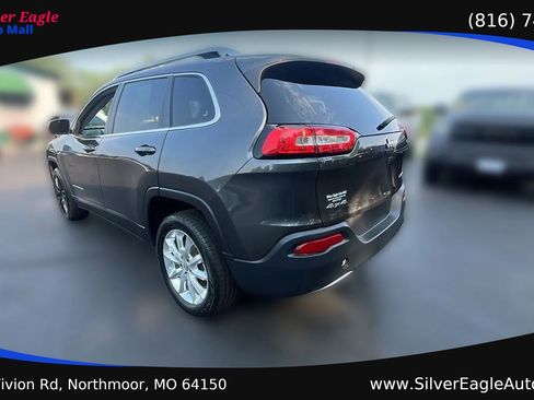 Used 2017 Jeep Cherokee Limited AWD/4WD image 3