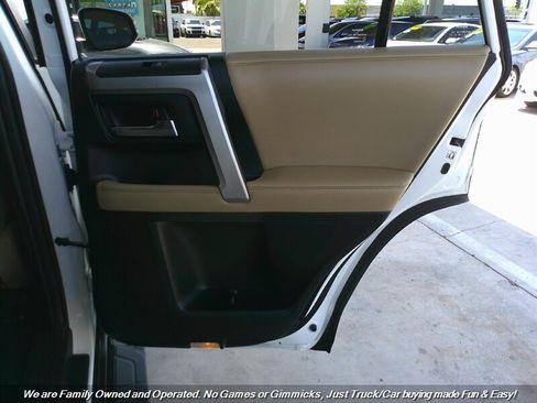 Used 2018 Toyota 4Runner SR5 Premium image 25