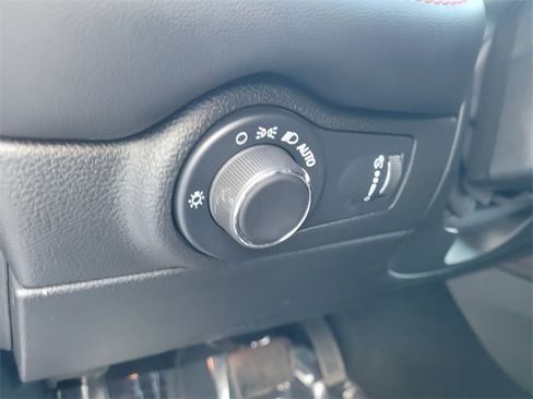 Used 2025 Dodge Durango GT image 23