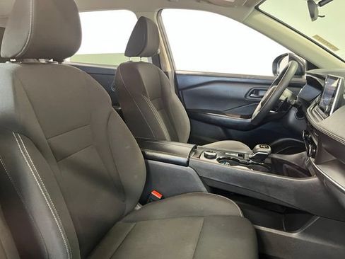 Used 2024 Nissan Rogue S AWD/4WD image 10