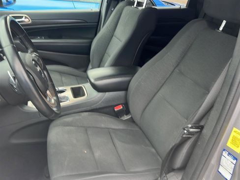 Used 2016 Jeep Grand Cherokee Laredo w/ Quick Order Package 23E image 5