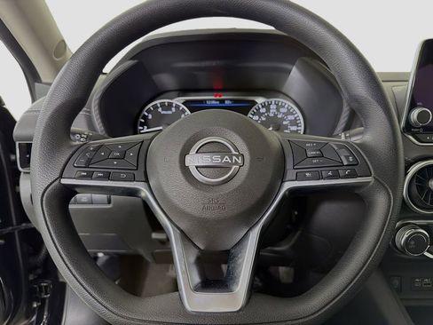 Used 2025 Nissan Sentra SV FWD image 14