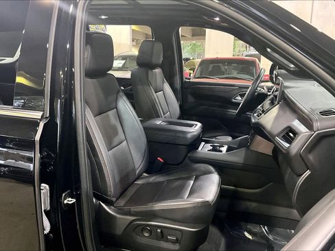 Used 2024 Chevrolet Tahoe High Country AWD/4WD image 16