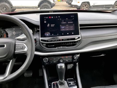 Used 2023 Jeep Compass Limited image 12