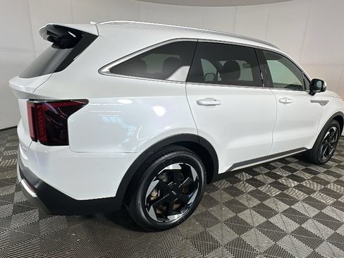 Used 2025 Kia Sorento EX w/ EX Panoramic Sunroof Package AWD/4WD image 3