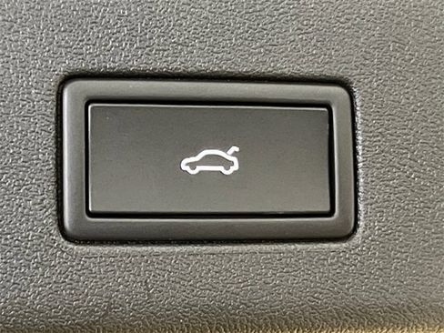 New 2025 Volkswagen ID.4 Pro S Plus image 6