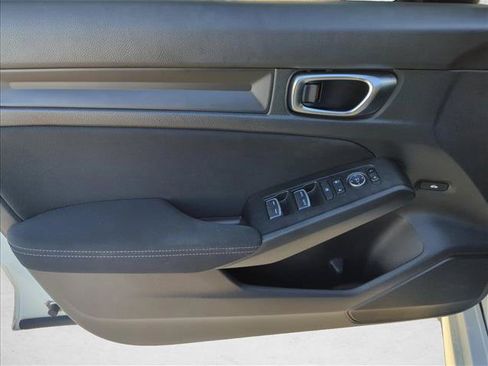 Used 2023 Honda Civic Sport image 9