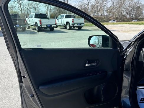 Used 2022 Honda HR-V Sport image 16