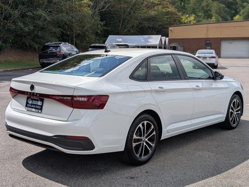 Used 2025 Volkswagen Jetta Sport FWD image 9