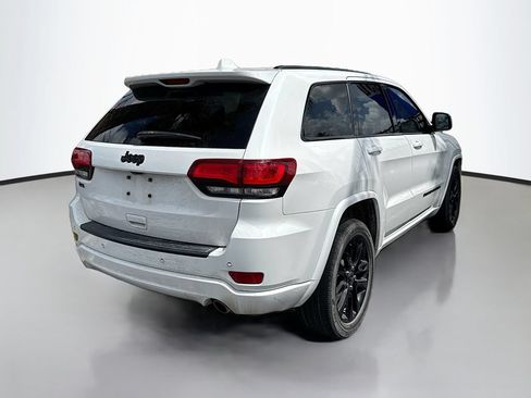 Used 2022 Jeep Grand Cherokee Laredo X RWD image 5