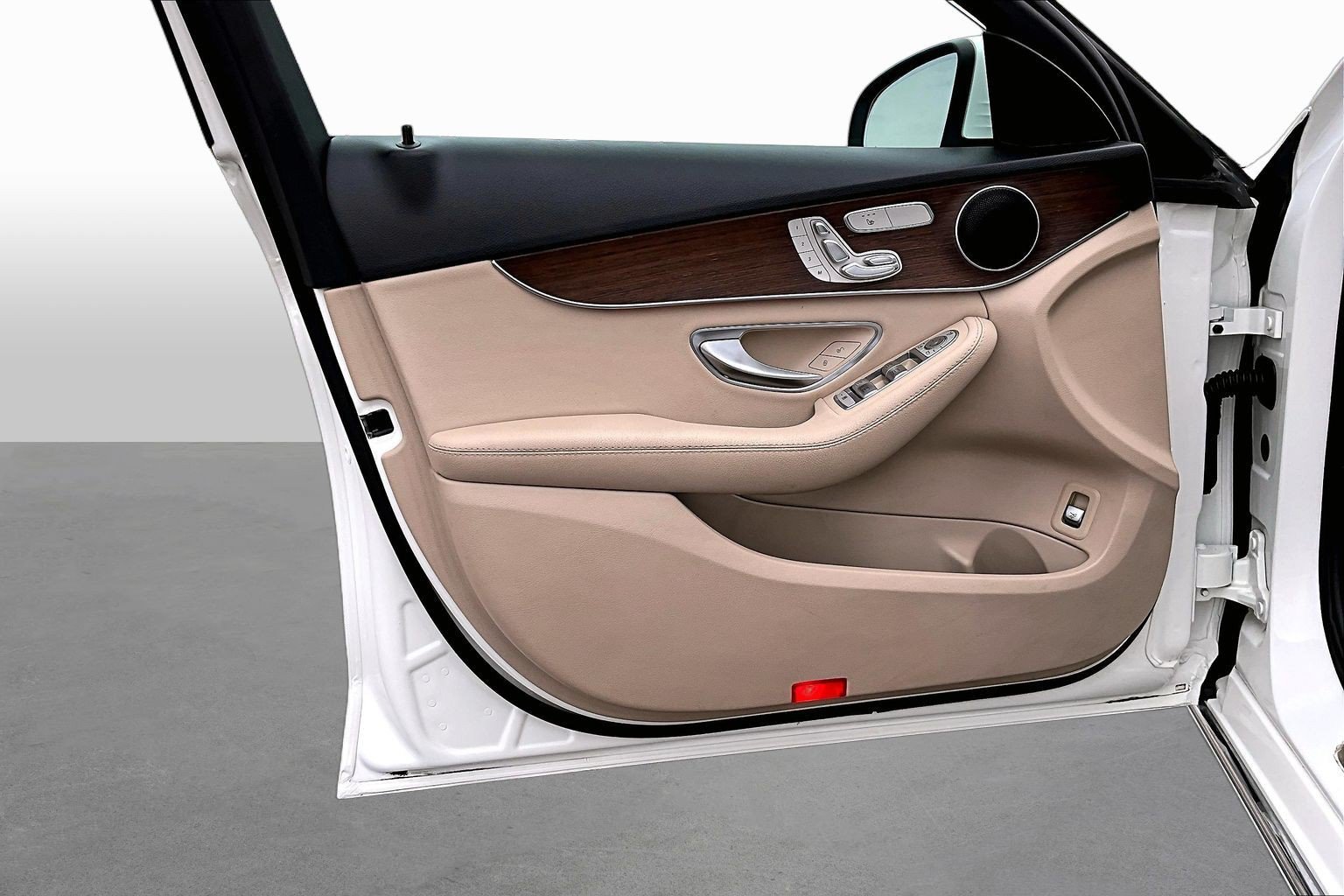 Used 2019 Mercedes-Benz C 300 Sedan image 17