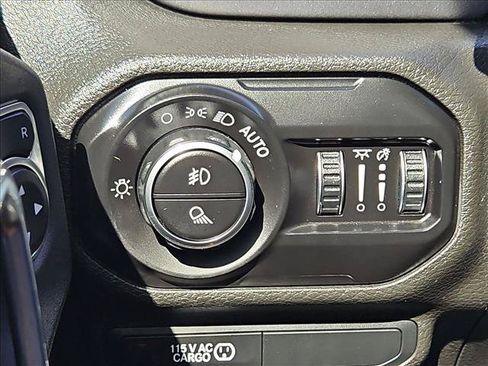 Used 2021 Jeep Gladiator Mojave AWD/4WD image 17