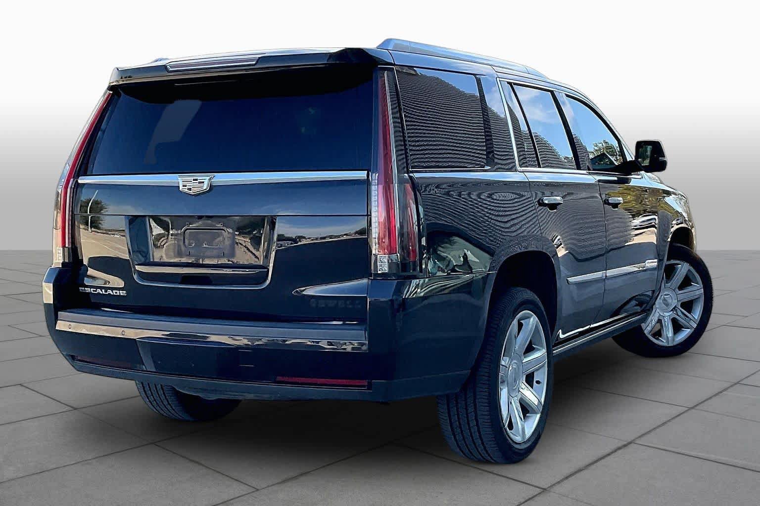 Used 2015 Cadillac Escalade Premium AWD/4WD image 13