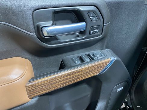 Used 2021 Chevrolet Silverado 2500 High Country w/ Z71 Off-Road Package image 26