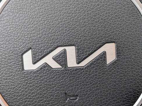 Certified 2025 Kia Sportage LX AWD/4WD image 33
