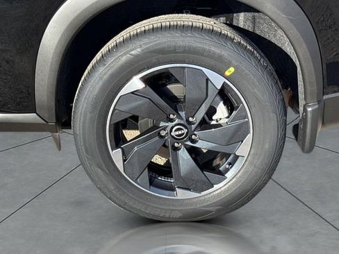 Certified 2026 Nissan Rogue SV AWD/4WD image 5