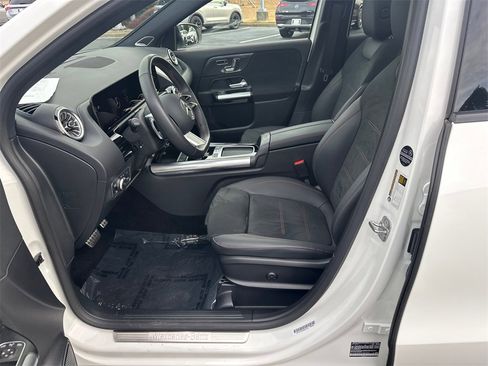 Certified 2025 Mercedes-Benz GLA 250 image 9