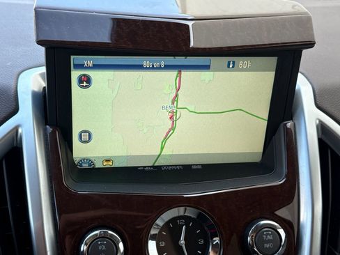 Used 2011 Cadillac SRX Luxury FWD image 19