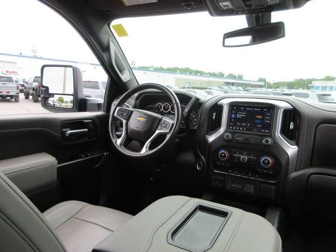 Certified 2022 Chevrolet Silverado 2500 LTZ w/ LTZ Convenience Package AWD/4WD image 24