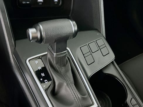 Used 2025 Kia Sportage LX image 24