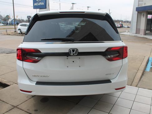 Certified 2023 Honda Odyssey Sport image 5